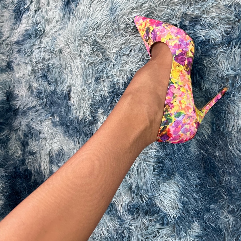 Madden Girl Floral Heels—Size 9.5